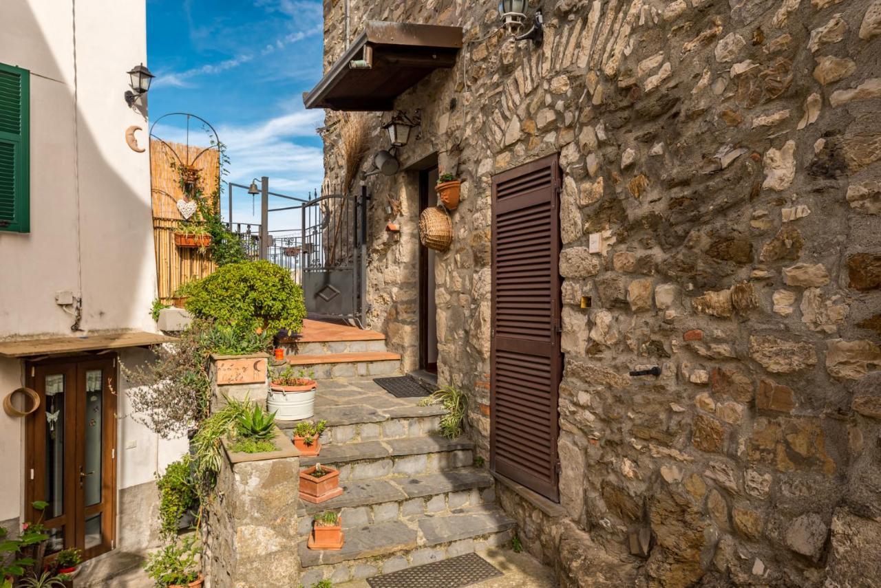 La Luna Nel Castello Vezzano Ligure Exteriér fotografie